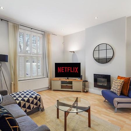 Vila Pristine Stylish Townhouse On The Stray! - Sleeps 9 Harrogate Exteriér fotografie