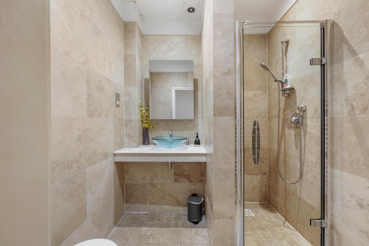 Vila Pristine Stylish Townhouse On The Stray! - Sleeps 9 Harrogate Exteriér fotografie