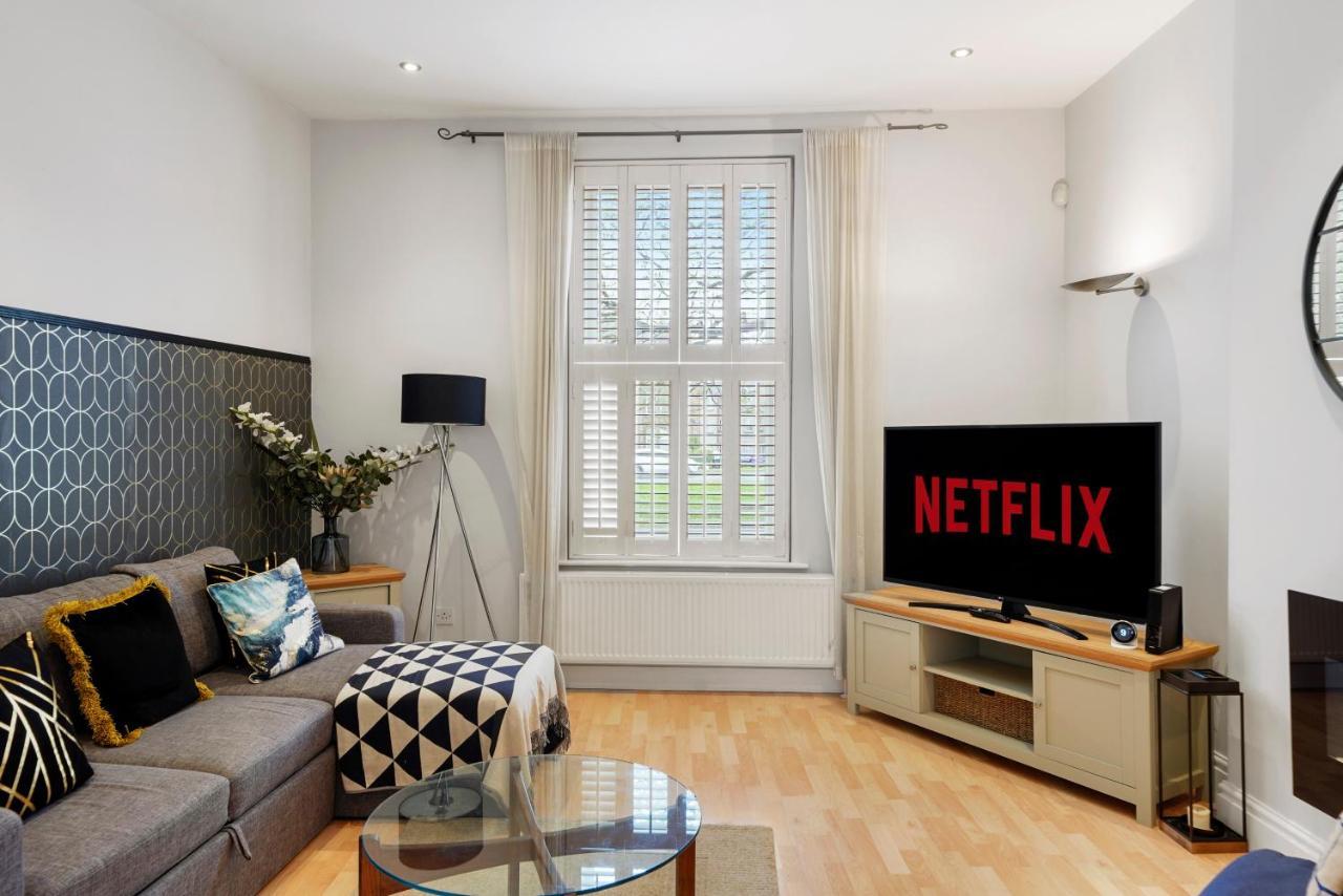 Vila Pristine Stylish Townhouse On The Stray! - Sleeps 9 Harrogate Exteriér fotografie