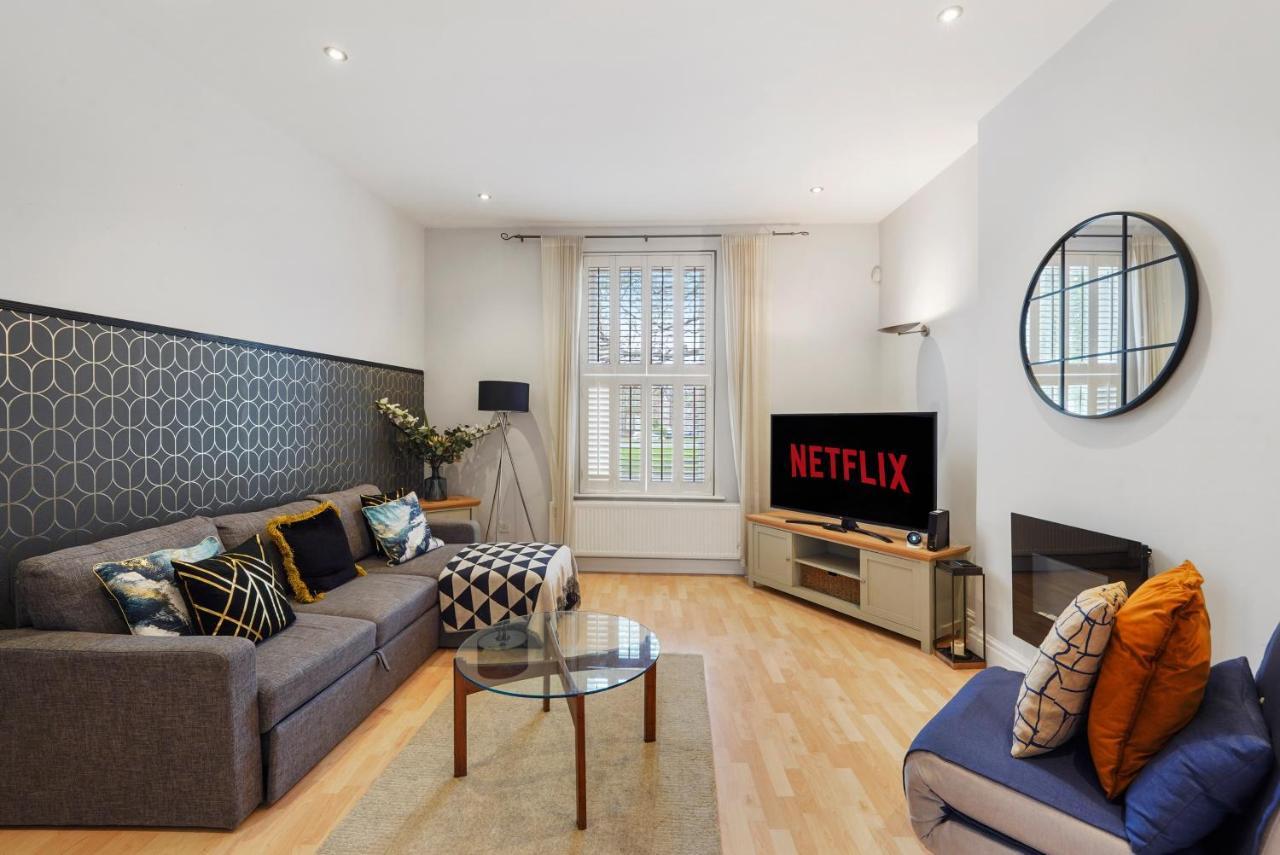 Vila Pristine Stylish Townhouse On The Stray! - Sleeps 9 Harrogate Exteriér fotografie