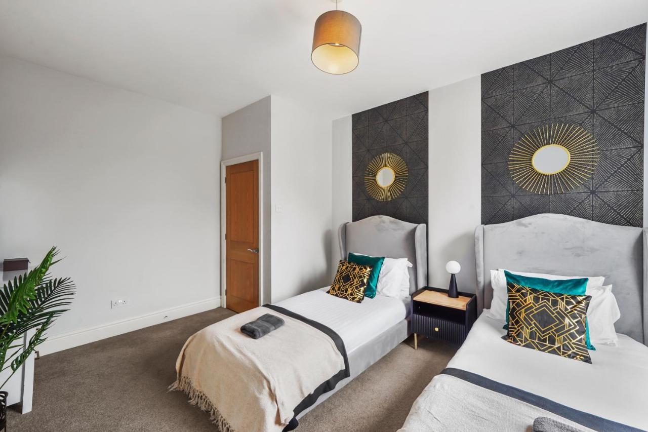 Vila Pristine Stylish Townhouse On The Stray! - Sleeps 9 Harrogate Exteriér fotografie