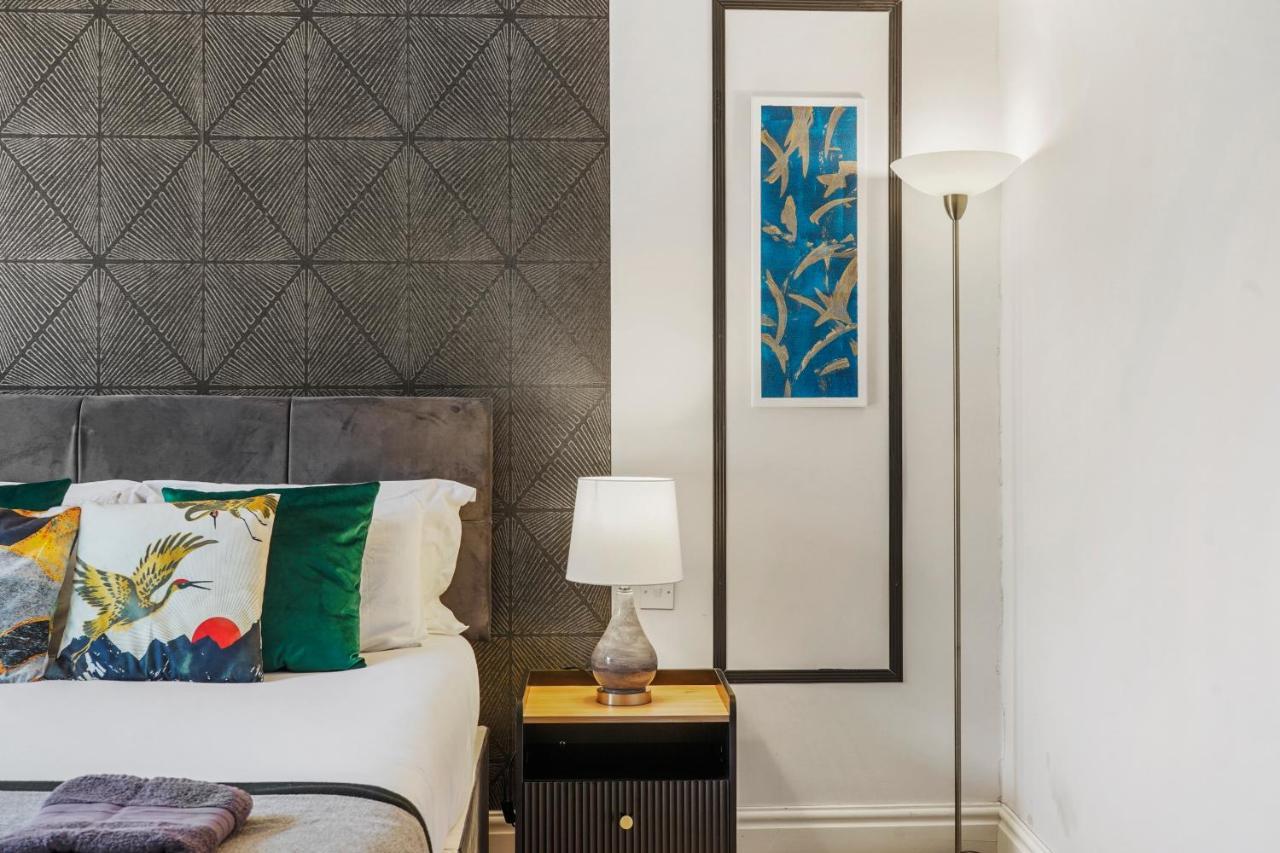 Vila Pristine Stylish Townhouse On The Stray! - Sleeps 9 Harrogate Exteriér fotografie