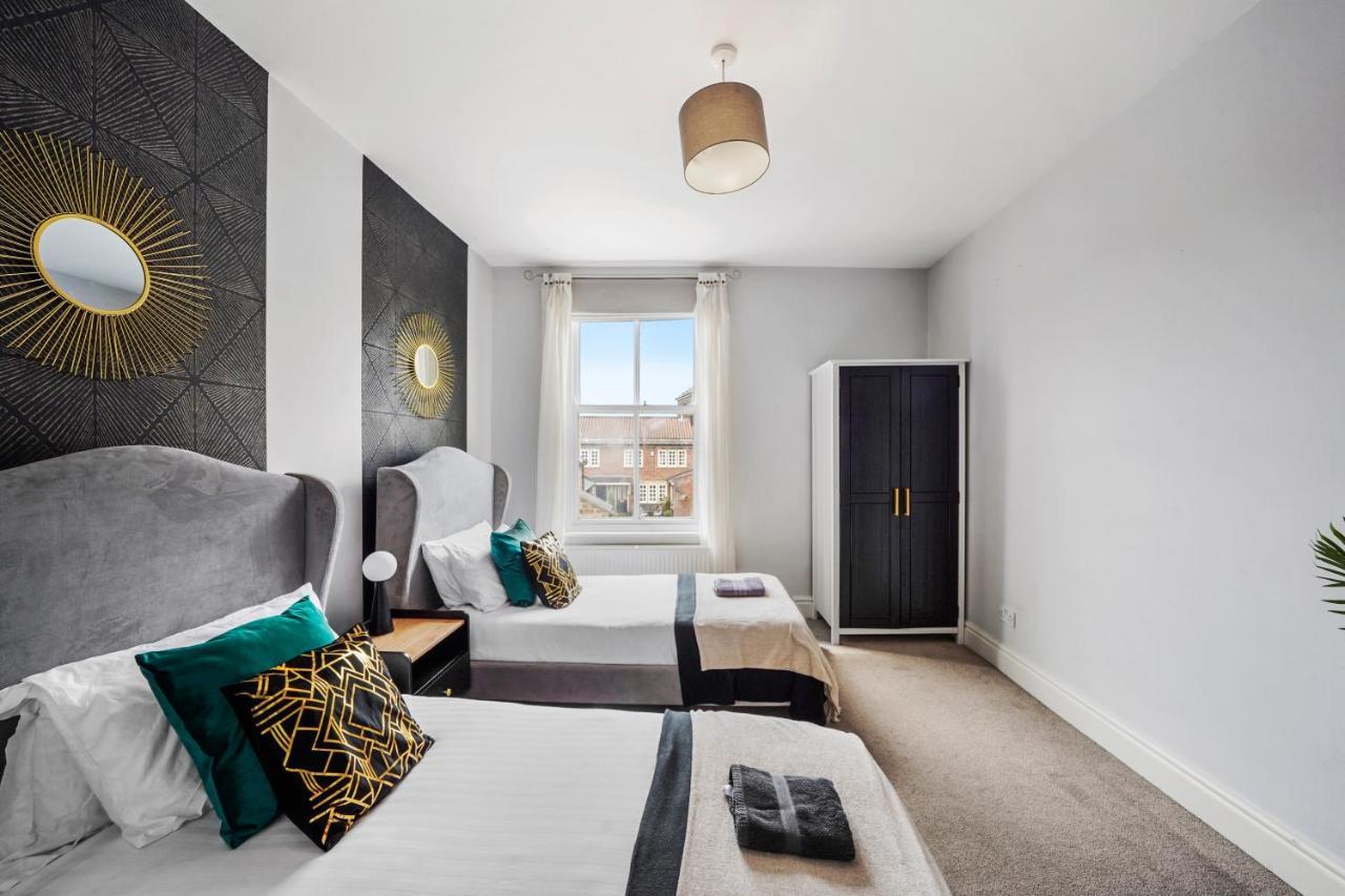 Vila Pristine Stylish Townhouse On The Stray! - Sleeps 9 Harrogate Exteriér fotografie