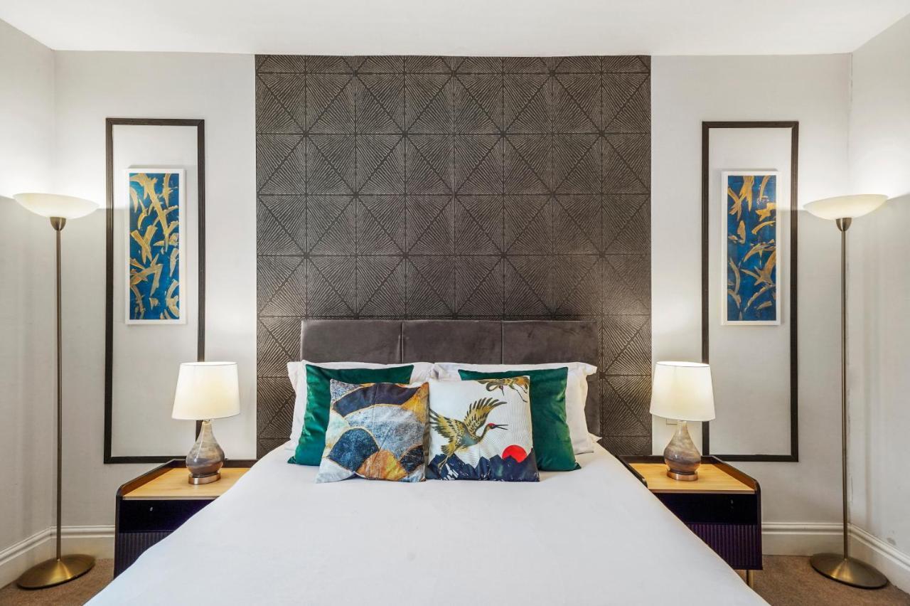 Vila Pristine Stylish Townhouse On The Stray! - Sleeps 9 Harrogate Exteriér fotografie