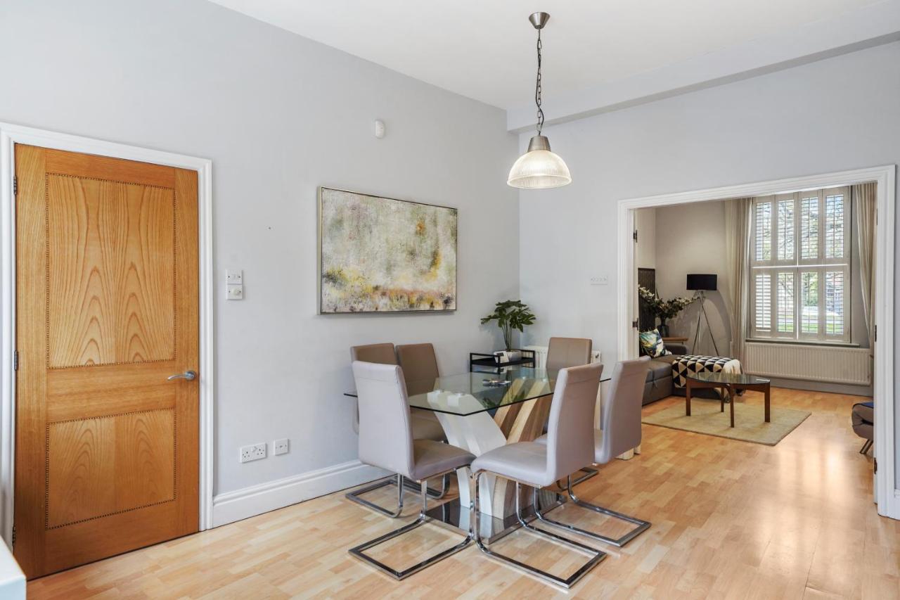 Vila Pristine Stylish Townhouse On The Stray! - Sleeps 9 Harrogate Exteriér fotografie